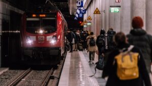 Czeka nas paraliż komunikacyjny? Związkowcy zapowiadają protesty przeciwko rządowi