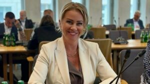 Polska 2050 się sypie. Była posłanka: „Ludzie mają dość chaosu i Hołowni”