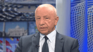 Prof. Chazan miażdży nową edukację zdrowotną: „Pachnie komunizmem, dziecko to obciążenie”
