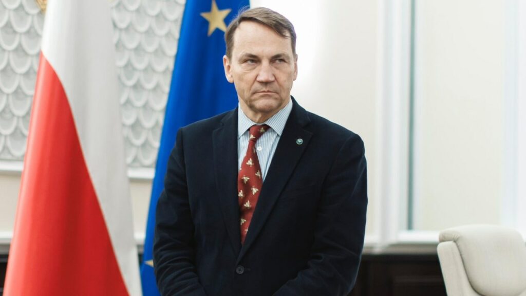 Sikorski „prowojenny agent Sorosa”. Szef MSZ Węgier ostro o polskim ministrze