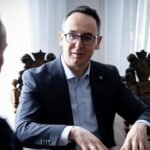 „Za pół darmo”. Minister chwali się zakupem używanych wagonów z Niemiec