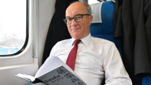 „Mentalność postkomunisty”. Ostra reakcja otoczenia prezydenta na izolację Czarzastego przez USA