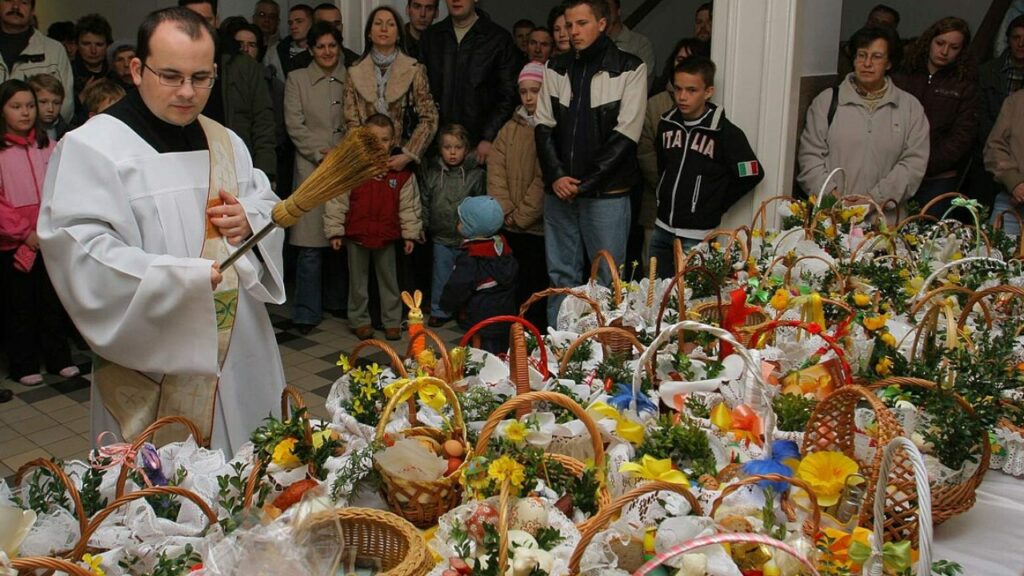 Bez jajek i kiełbasy. Aktywiści żądają od księży wegańskiej święconki